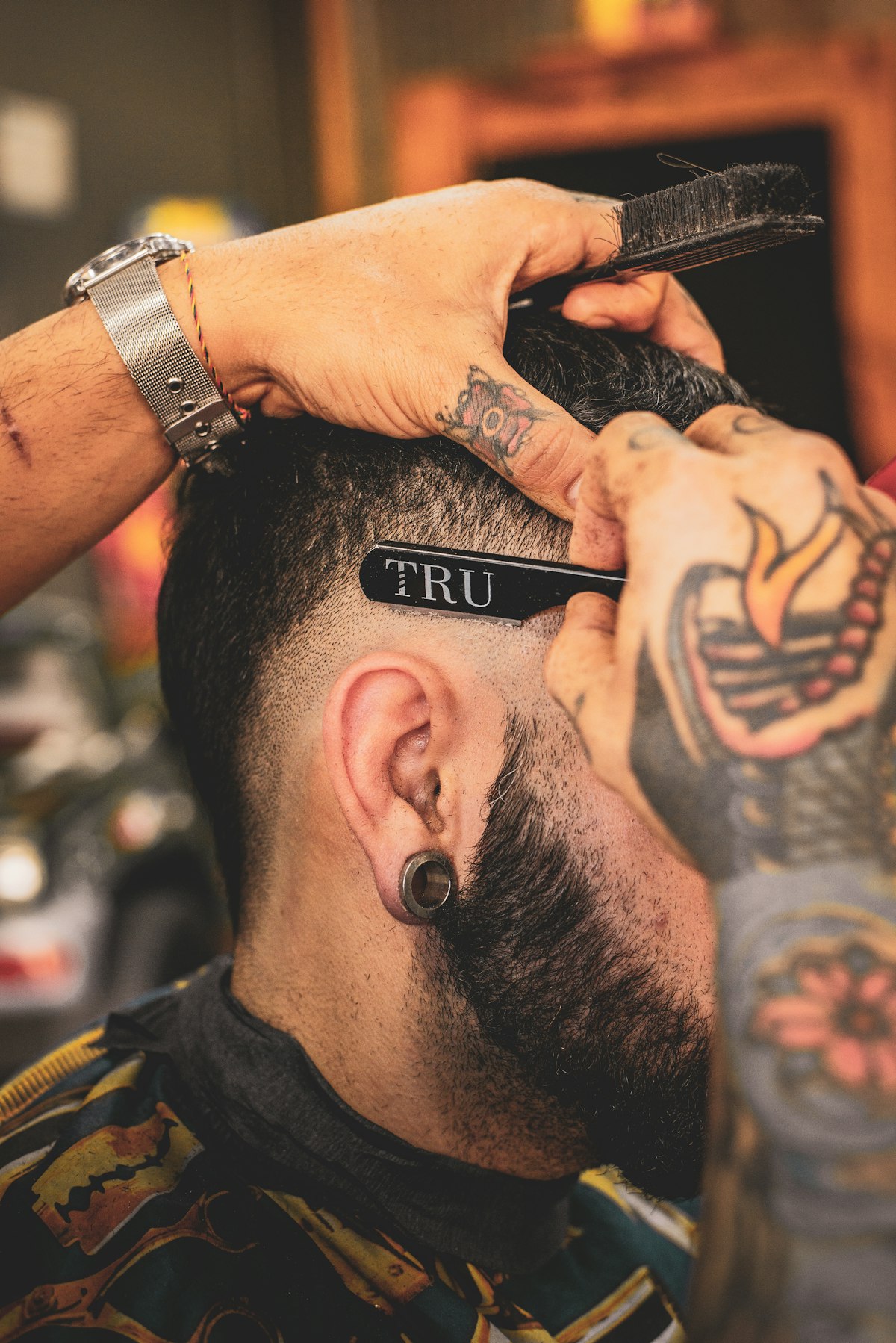 THE CLASSIC BARBERSHOP